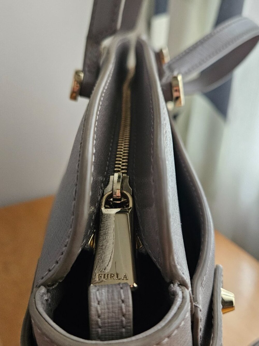Furla structured grey taupe Satchel with removable strap - Picture 3 of 14